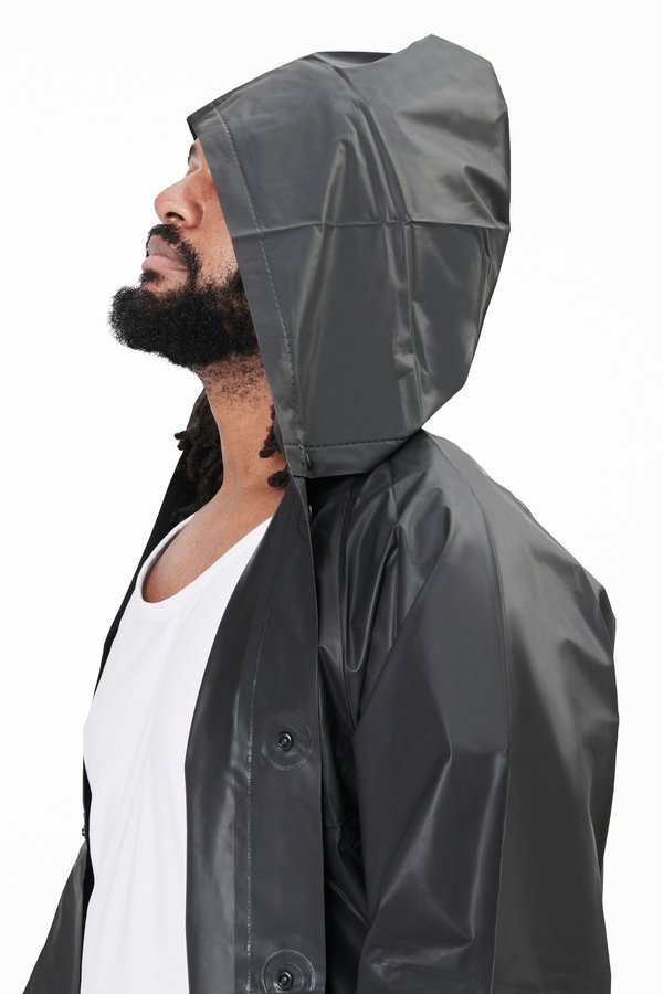 Imperméable homme sur-mesure : alliez style et visibilité !